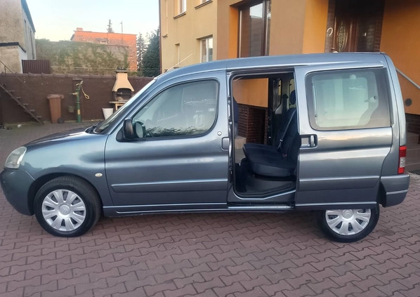 Citroen Berlingo cena 11999 przebieg: 237000, rok produkcji 2006 z Pleszew małe 379